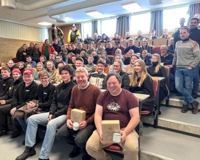 Fra auditorium, alle landbrukselevene på vg2 og Vg3. Bondediskusjon.