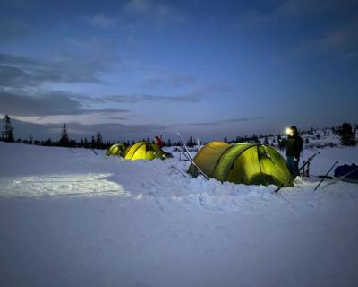Telt i snø, om natten