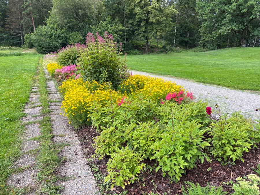staudebed på Tomb