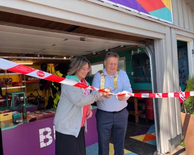 Ordfører og leder for kultur klipper snora.