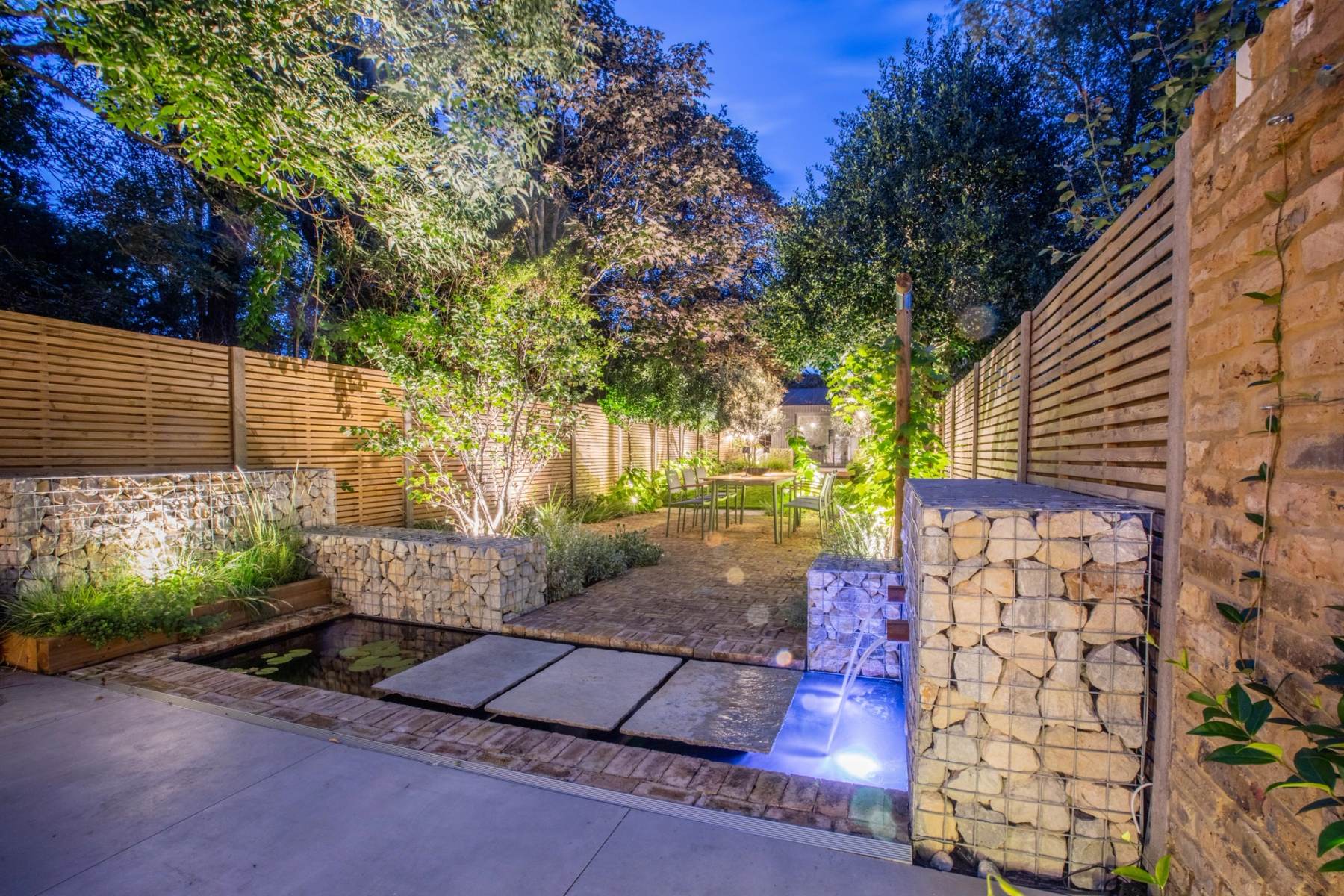 Contemporary Urban Courtyard Landscaping garden project