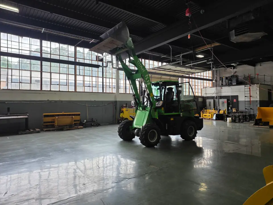 Maximizing Wheel Loader Efficiency with Snow Pushers & Attachments