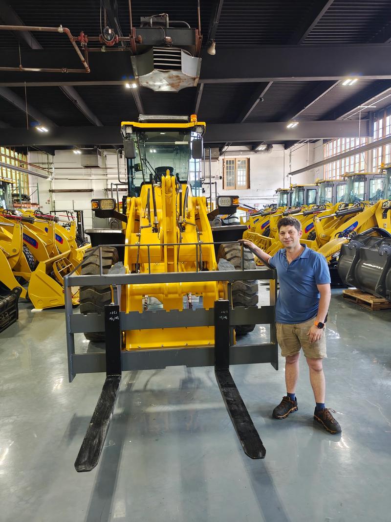 Damstrong wheel loaders