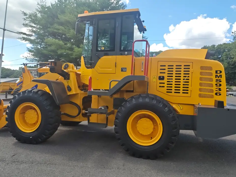 Choosing the Right Loader for Auto Body Shops and Industrial Yards