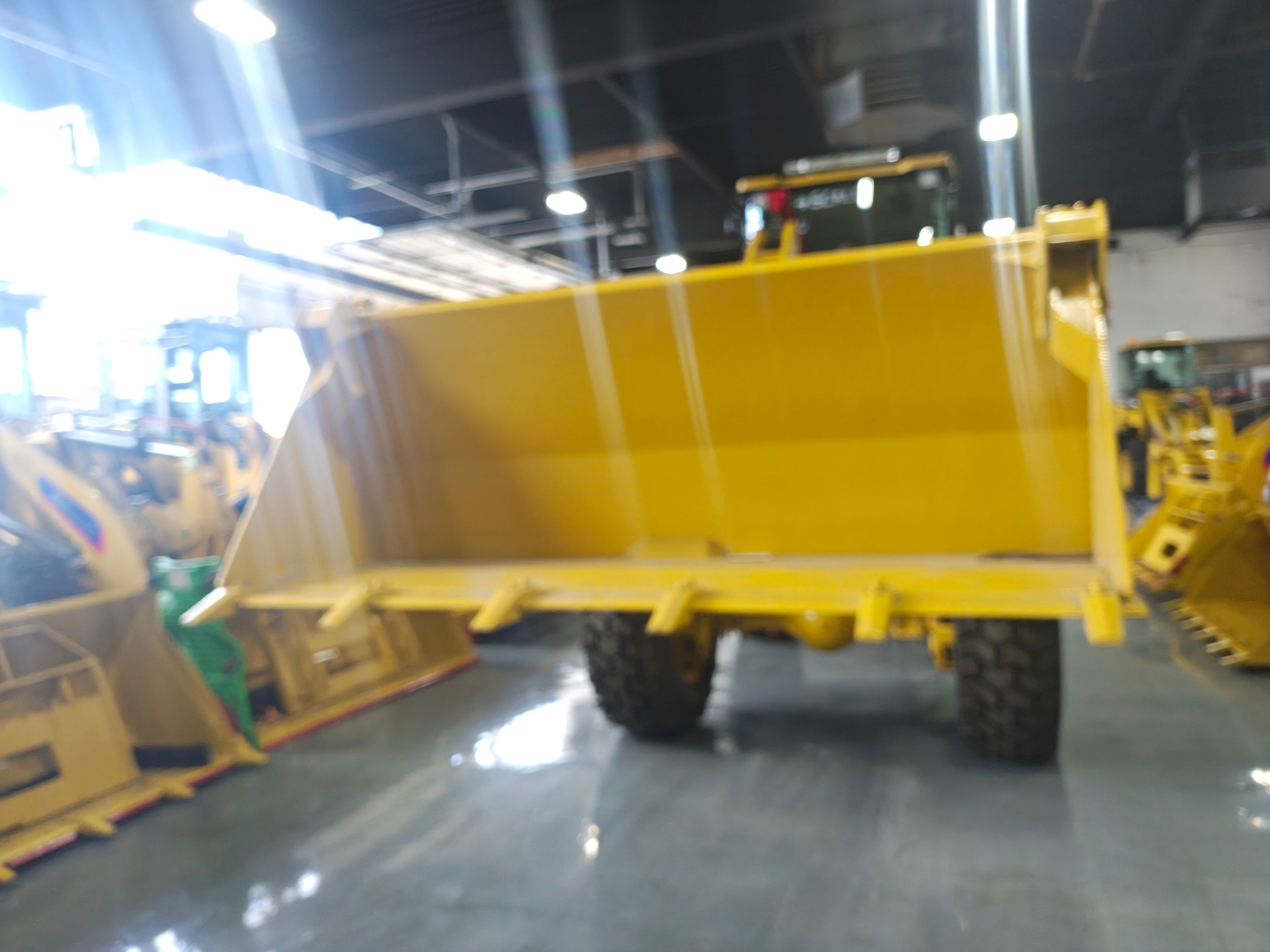 930 4-in-1 Bucket - view 4