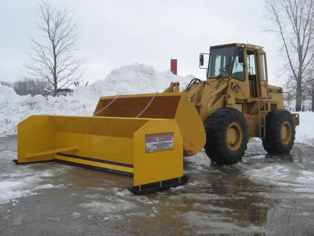 Heavy-duty snow shovel for loader use