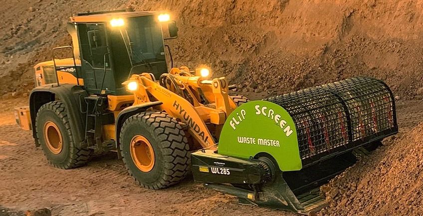 Screening bucket for wheel loader