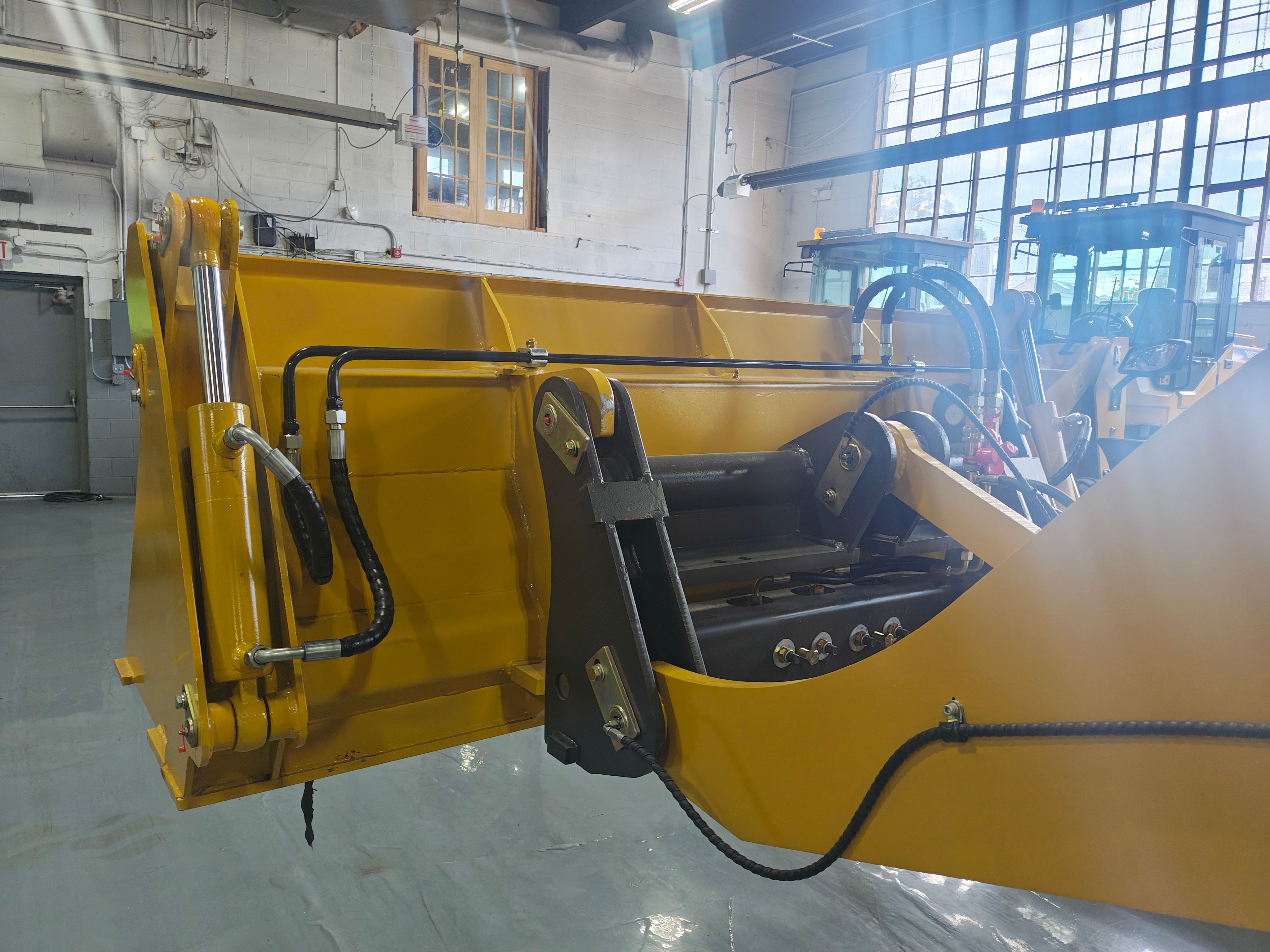 930 4-in-1 Bucket - view 8