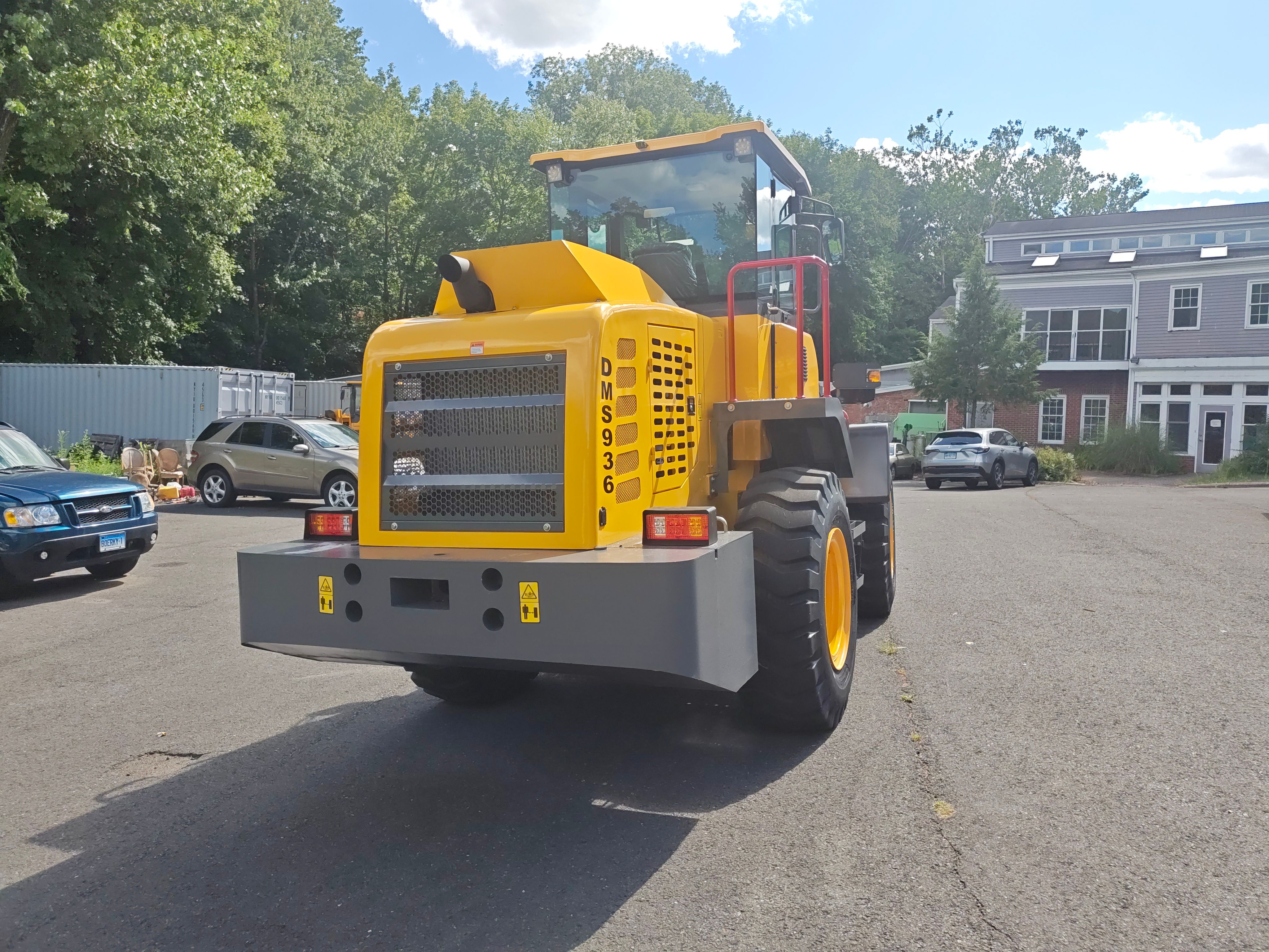 Wheel Loaders & Heavy-Duty Attachments for Snow, Construction & Material Handling