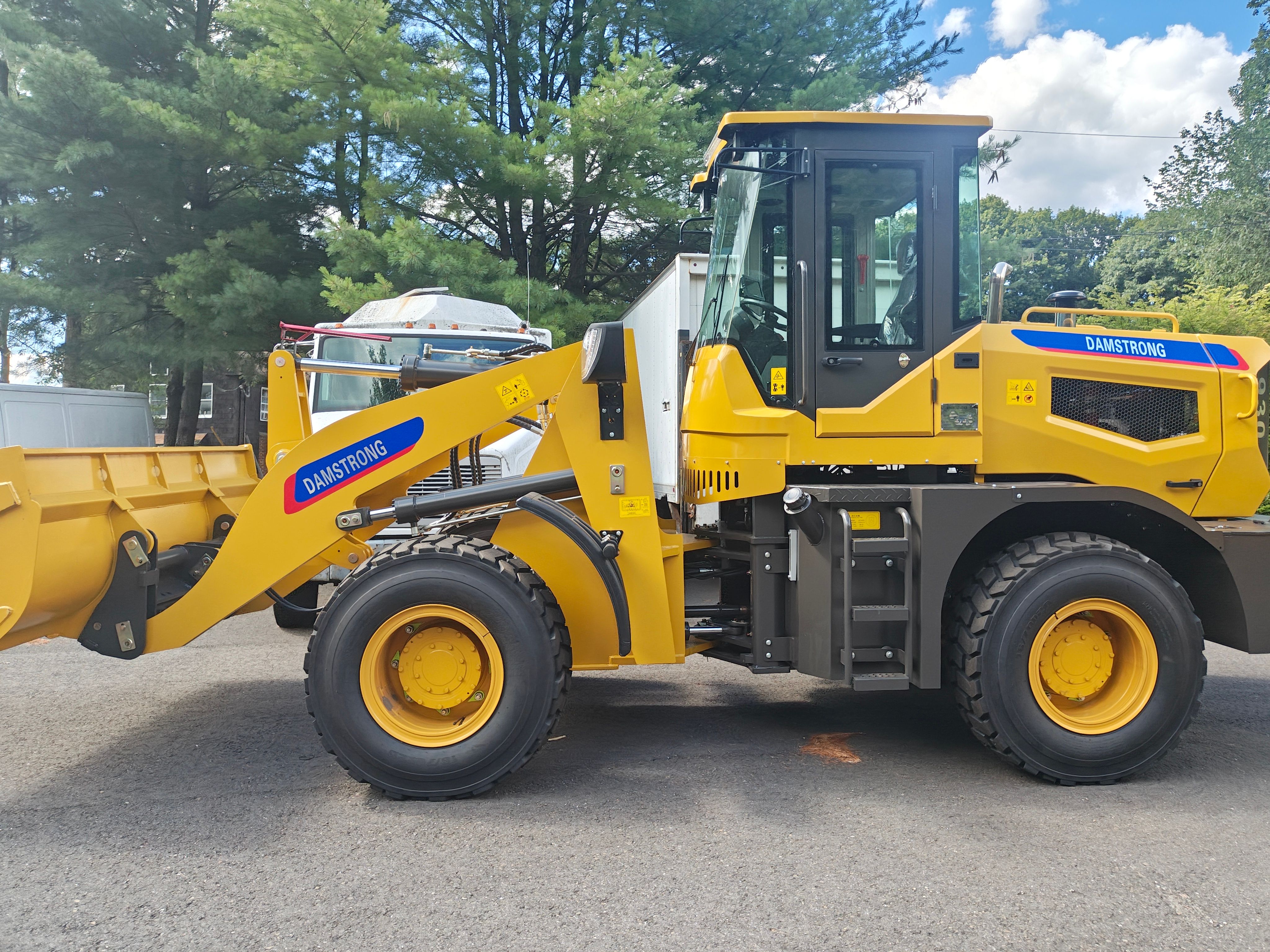 Heavy-Duty Wheel Loaders & Snow Attachments for Contractors | Damstrong Equipment