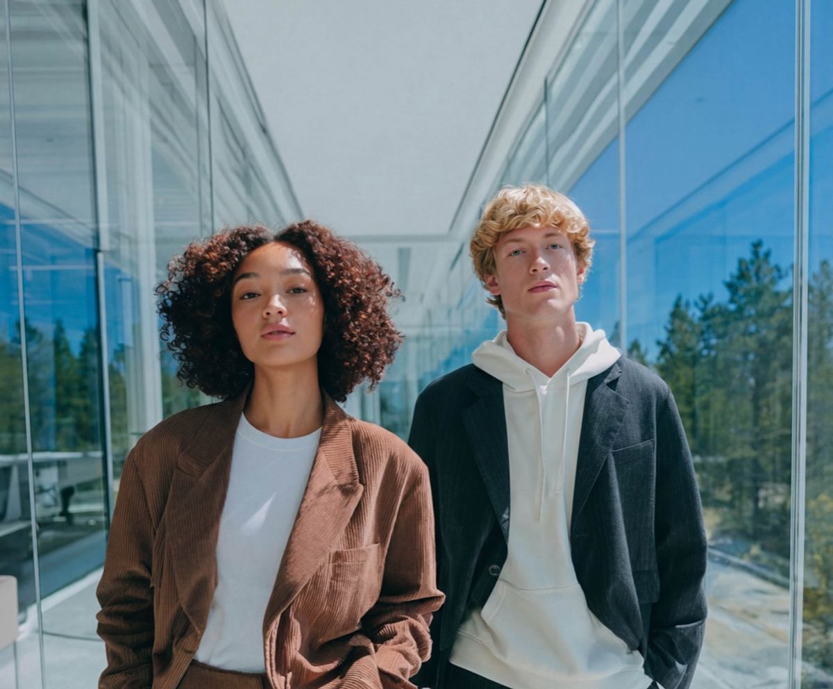 Twee NEXT-professionals uit de IT- en financetraineeships