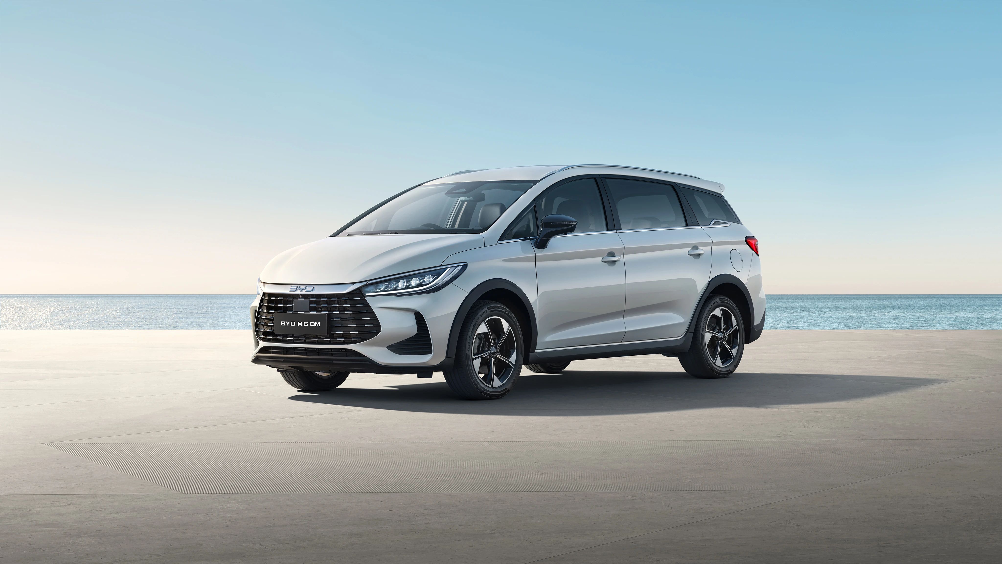 Harga BYD M6 DM-i 2026: Varian, Spesifikasi, Kelebihan & Test Drive