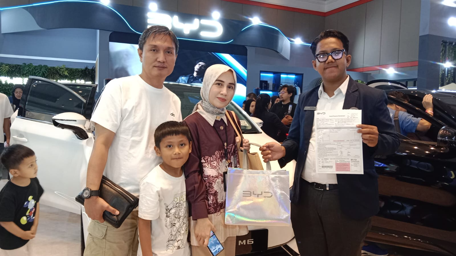 Handover M6 kepada Family Mr. M & Mrs. N di BSD