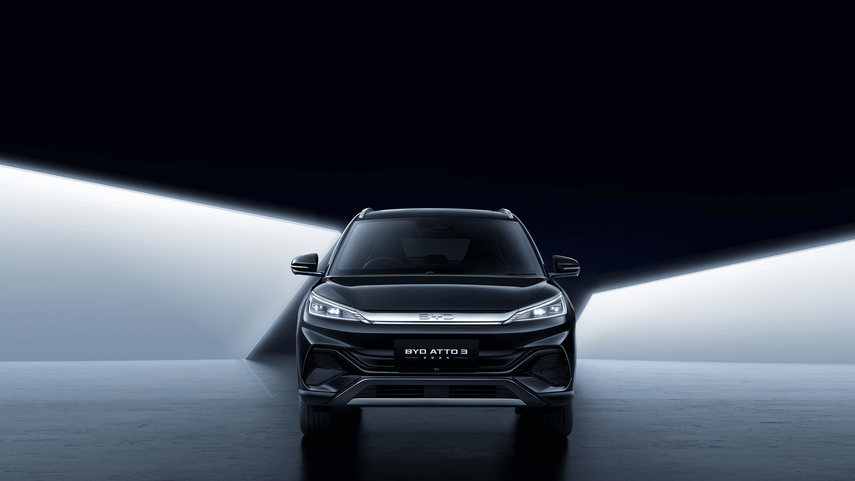 BYD Atto 3 tampak depan