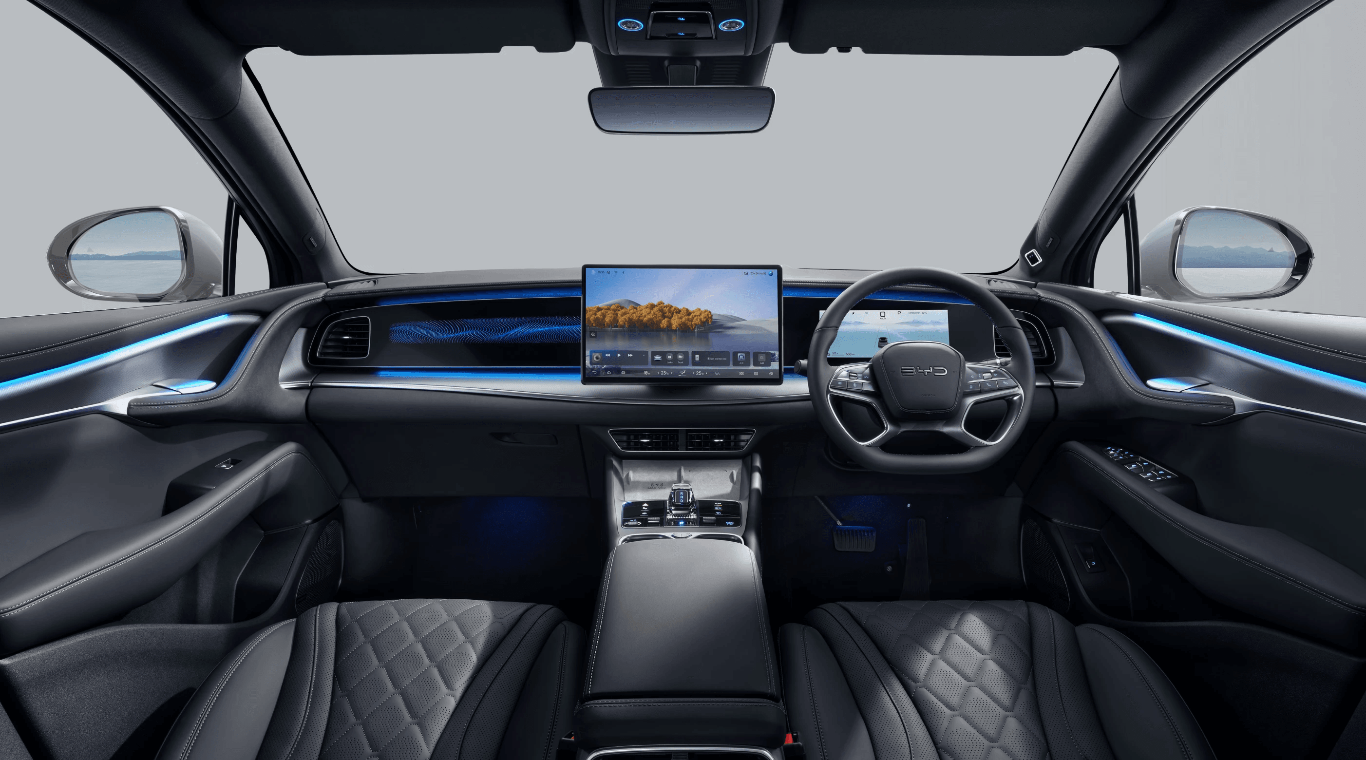 Interior dashboard BYD Sealion 7 dengan layar sentuh besar dan kabin premium