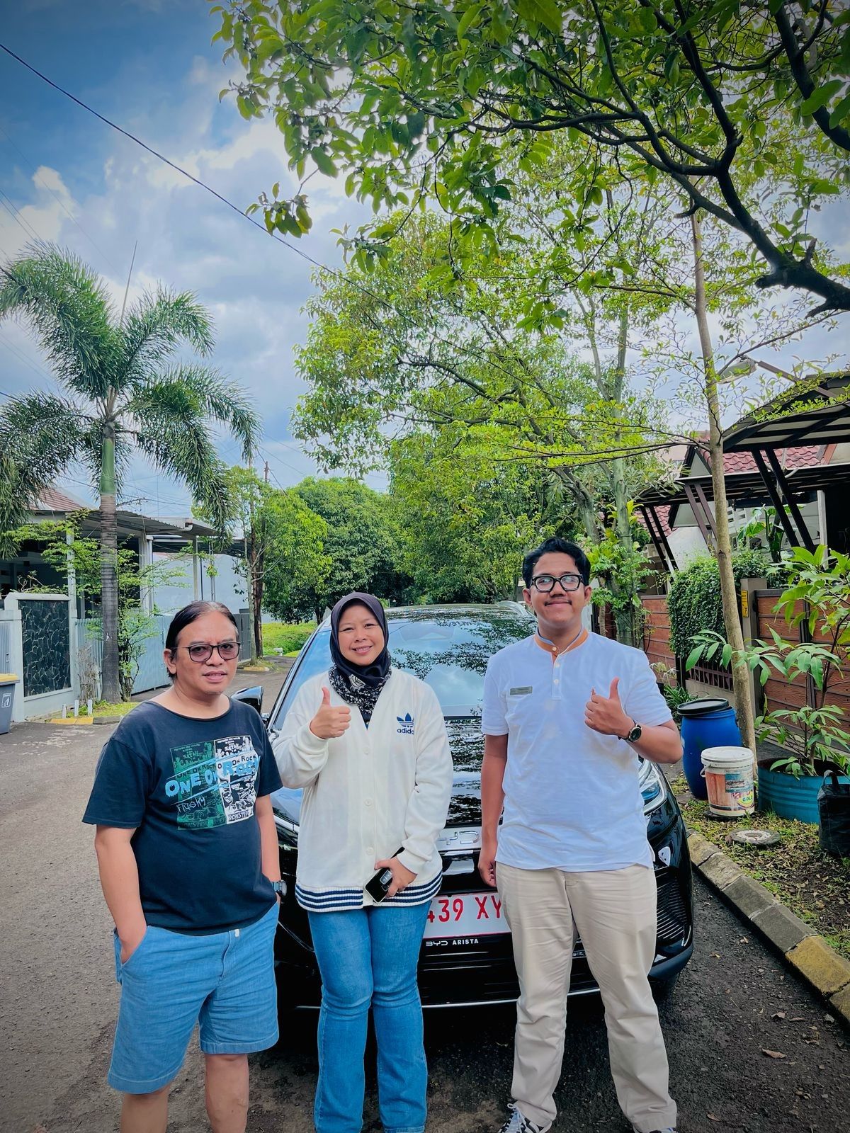 Handover Atto 3 kepada Family Mr. E & Mrs. F di Jakarta Barat