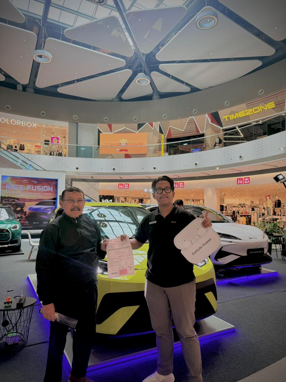 Handover Sealion kepada Mr. J di Alam Sutera