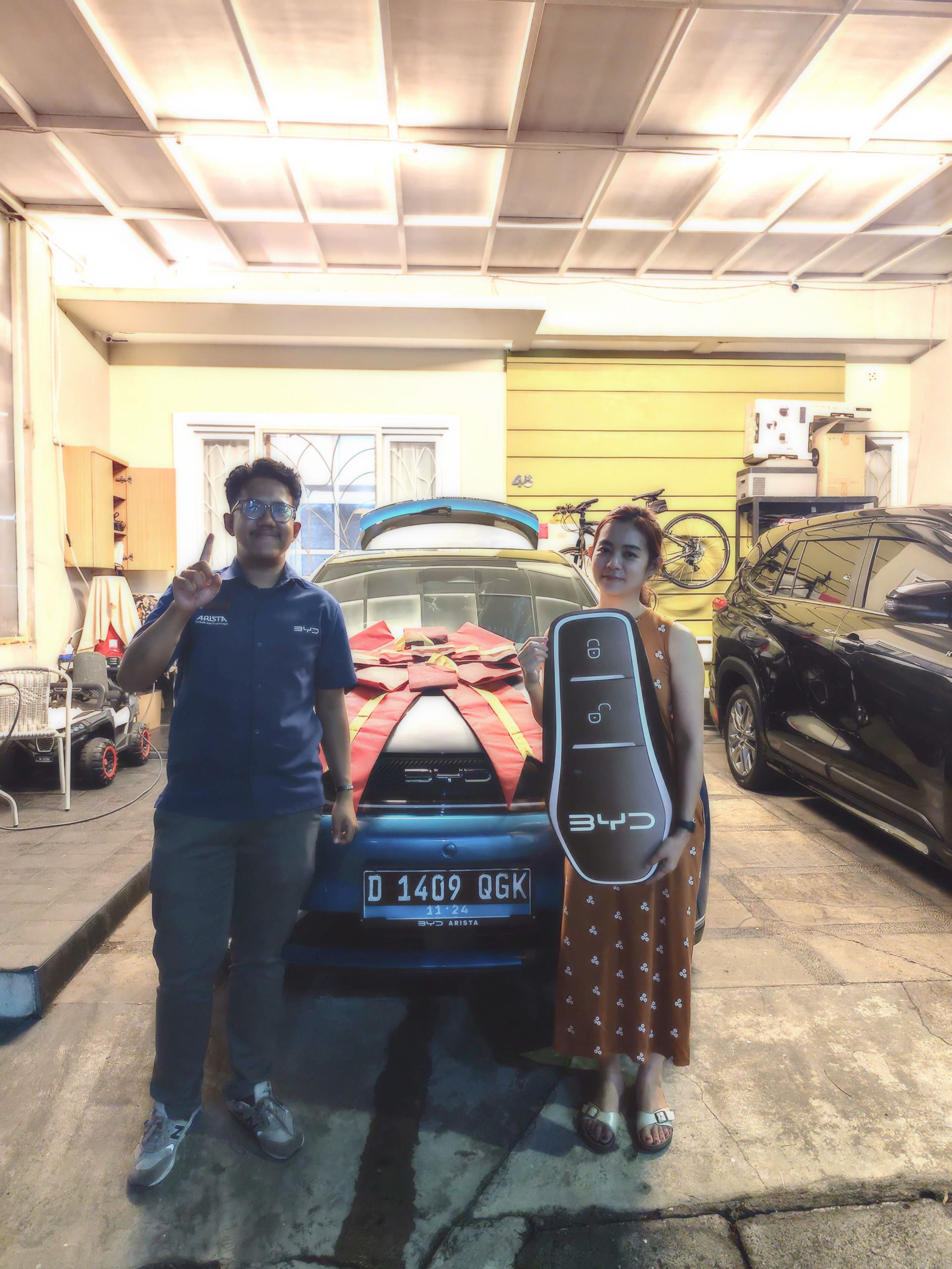 Handover Dolphin kepada Ms. AE di Jakarta Pusat