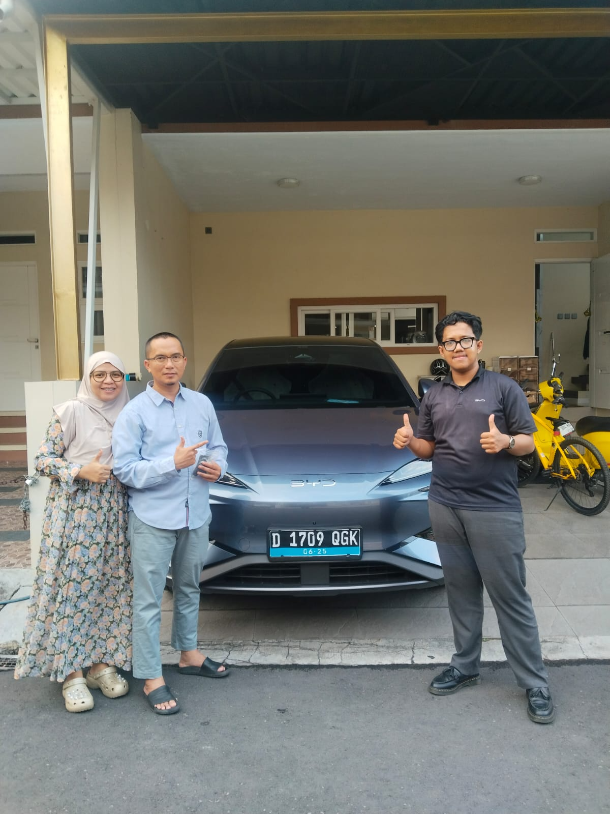Handover Sealion kepada Family Mr. I & Mrs. J di Pondok Indah