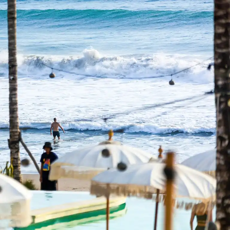 Mari Beach Club
