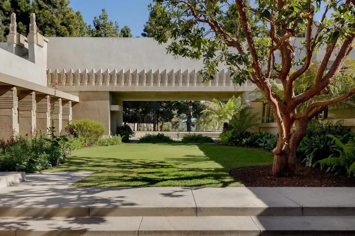 Hollyhock House