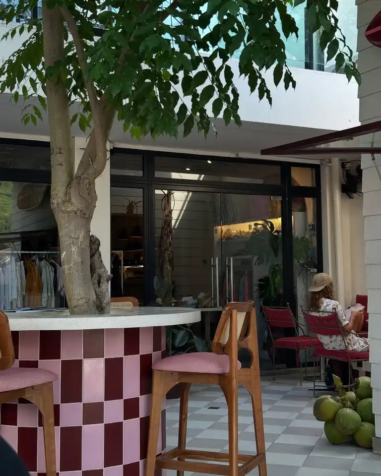 Lombok and Gili Islands café guide: smoothie bowls, flat whites & chill vibes