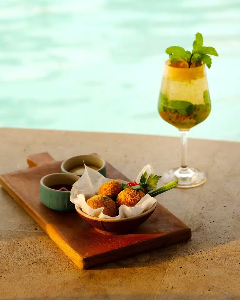 Mari Beach Club