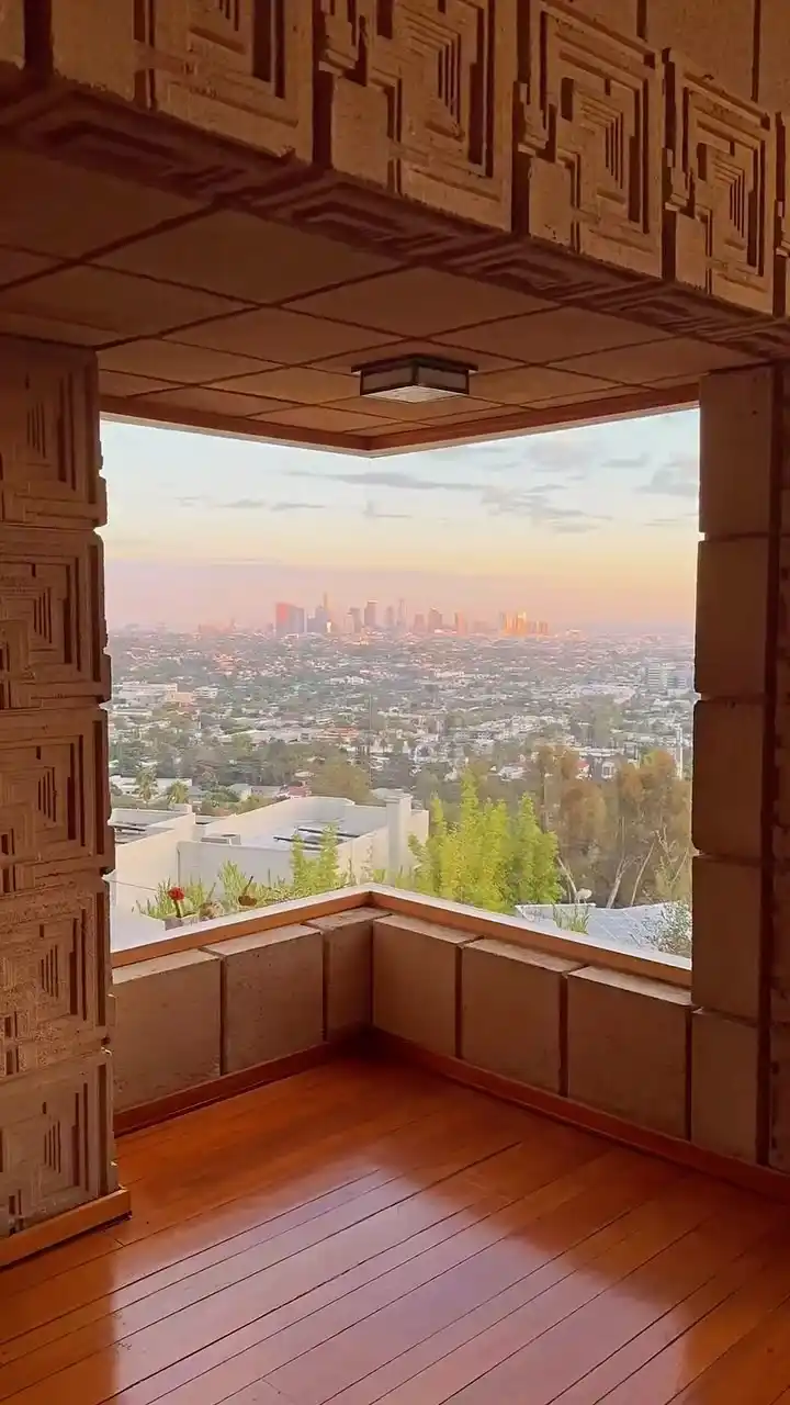 Ennis House