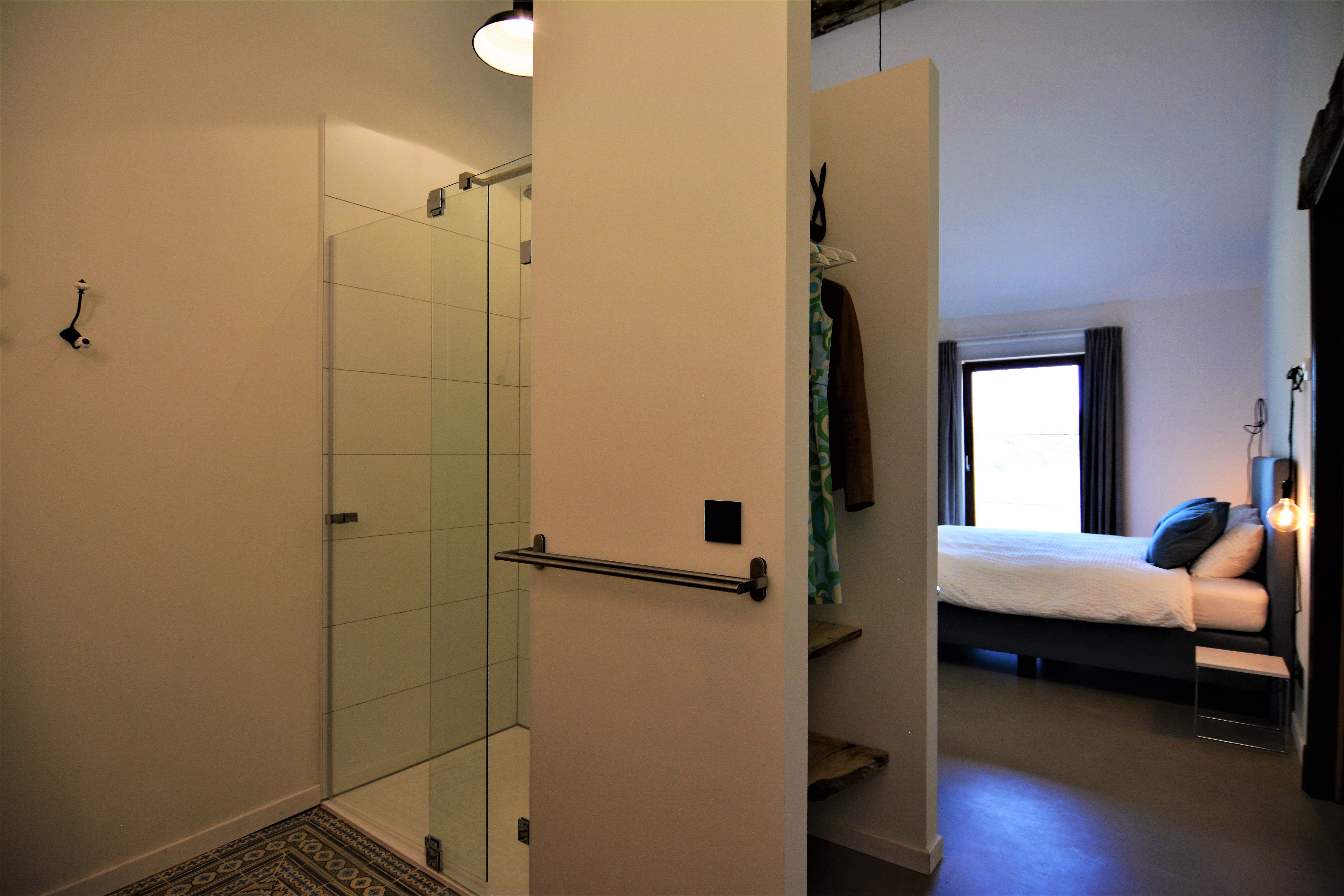 't kurre slaapkamer met badkamer