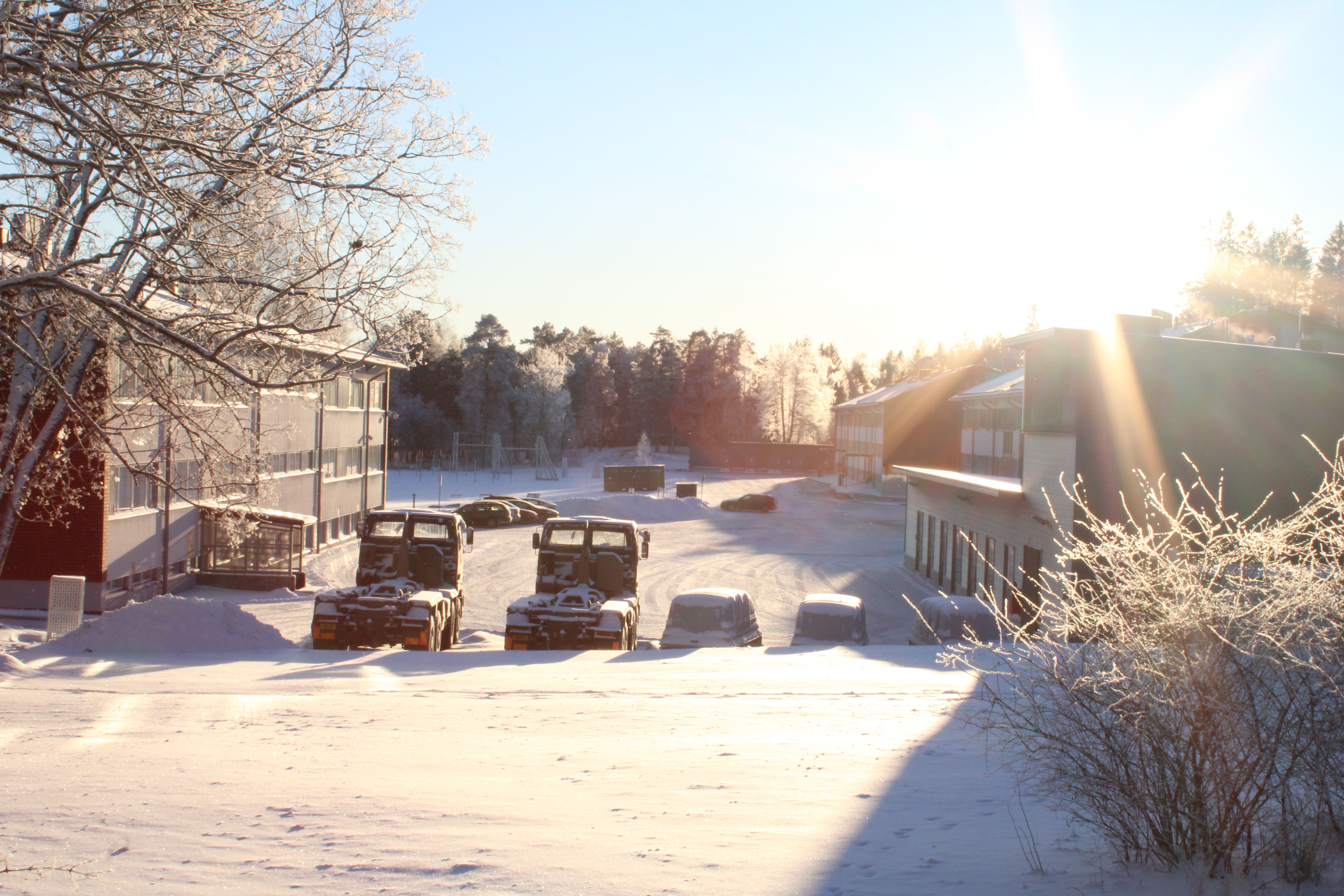 Talvinen maisema kasarmeista varuskunnassa