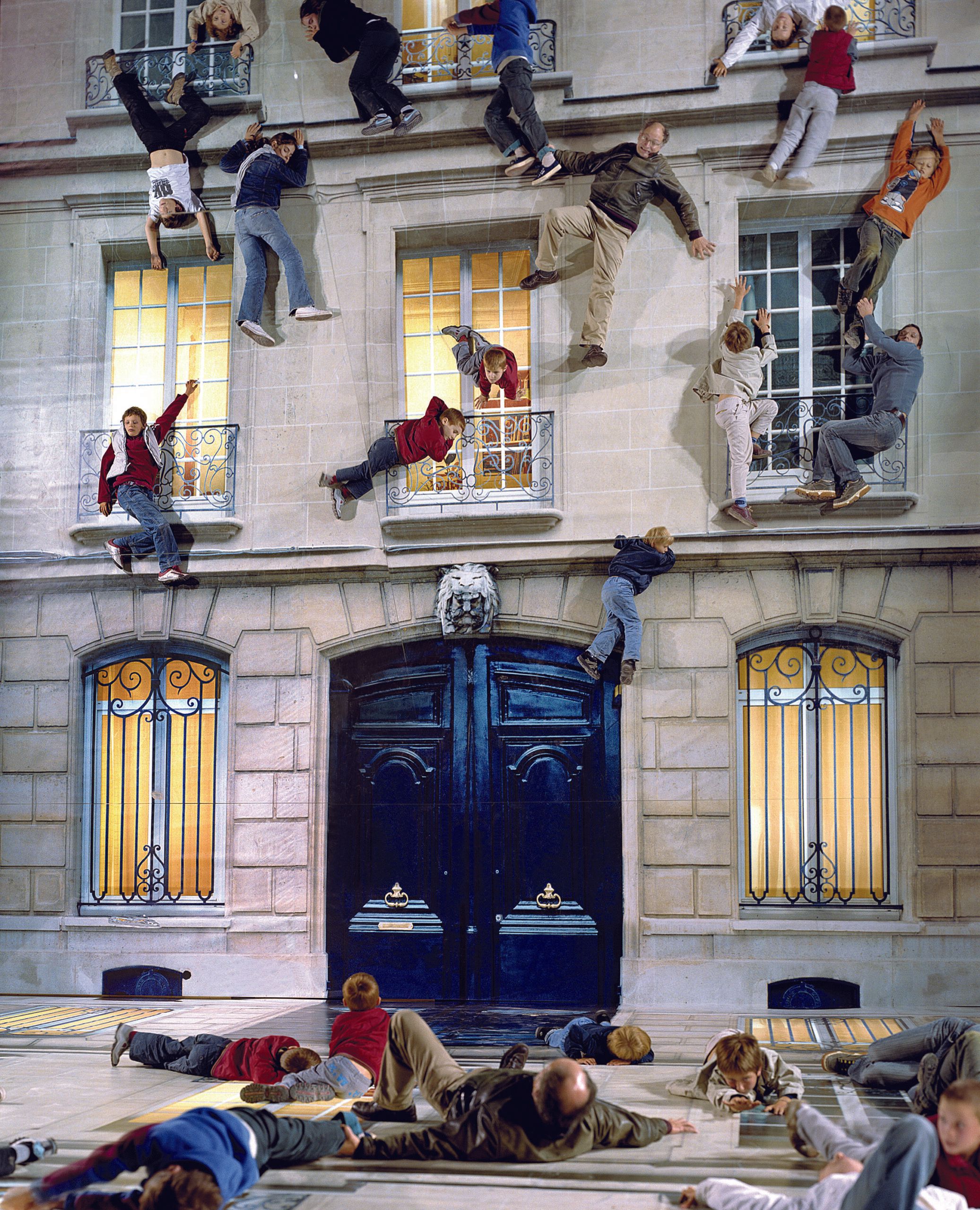 LE_Bâtiment_02_2004_Photo courtesy of Leandro Erlich Studio