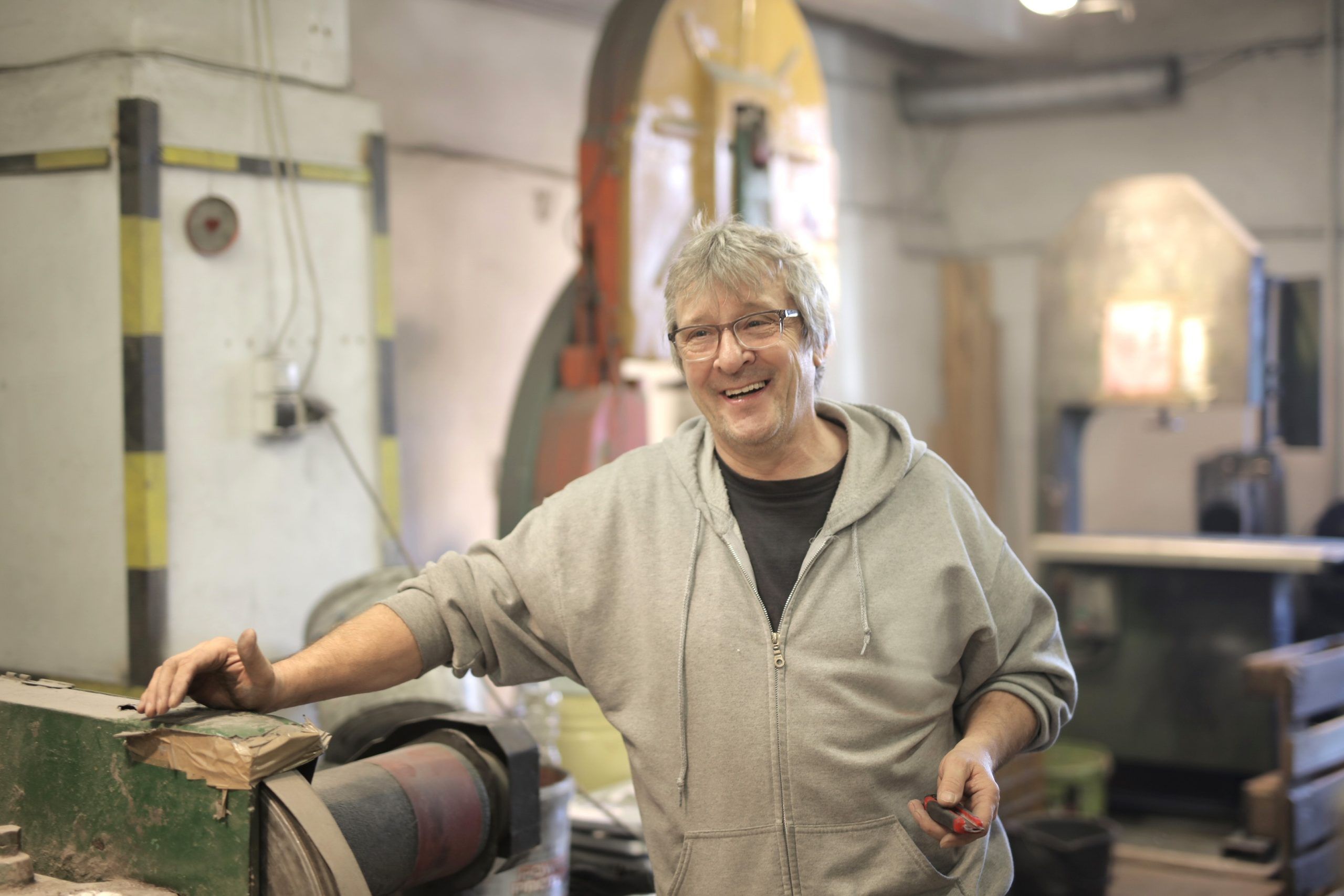 a man is smiling while leaning on a machine in a workshop .​​​​‌﻿‍﻿​‍​‍‌‍﻿﻿‌﻿​‍‌‍‍‌‌‍‌﻿‌‍‍‌‌‍﻿‍​‍​‍​﻿‍‍​‍​‍‌﻿​﻿‌‍​‌‌‍﻿‍‌‍‍‌‌﻿‌​‌﻿‍‌​‍﻿‍‌‍‍‌‌‍﻿﻿​‍​‍​‍﻿​​‍​‍‌‍‍​‌﻿​‍‌‍‌‌‌‍‌‍​‍​‍​﻿‍‍​‍​‍‌‍‍​‌﻿‌​‌﻿‌​‌﻿​​‌﻿​﻿​﻿‍‍​‍﻿﻿​‍﻿﻿‌‍﻿‌‌‍​‌‌‍​﻿‌‍‍﻿‌‍​‌‌﻿‍‌​‍﻿‌‌‍‌﻿‌‍﻿﻿‌‍﻿﻿‌‍‌​‌﻿‌﻿‌‍‍‌‌‍﻿‍​‍﻿‍‌﻿​﻿‌‍​‌‌‍﻿‍‌‍‍‌‌﻿‌​‌﻿‍‌​‍﻿‍‌﻿​﻿‌﻿‌​‌﻿‌‌‌‍‌​‌‍‍‌‌‍﻿﻿​‍﻿﻿‌﻿​﻿‌﻿‌​‌﻿‌‌‌‍‌​‌‍‍‌‌‍﻿﻿​‍﻿﻿‌‍‍‌‌‍﻿‍‌﻿‌​‌‍‌‌‌‍﻿‍‌﻿‌​​‍﻿﻿‌‍‌‌‌‍‌​‌‍‍‌‌﻿‌​​‍﻿﻿‌‍﻿‌‌‍﻿﻿‌‍‌​‌‍‌‌​﻿﻿‌‌﻿​​‌﻿​‍‌‍‌‌‌﻿​﻿‌‍‌‌‌‍﻿‍‌﻿‌​‌‍​‌‌﻿‌​‌‍‍‌‌‍﻿﻿‌‍﻿‍​﻿‍﻿‌‍‍‌‌‍‌​​﻿﻿‌​﻿‍​​﻿‌﻿​﻿‌​​﻿‌﻿‌‍‌​​﻿‍‌​﻿​​​﻿‍‌​‍﻿‌​﻿‍​‌‍​‌​﻿​‌‌‍​‌​‍﻿‌​﻿‌​​﻿​‌​﻿‌﻿​﻿‌﻿​‍﻿‌‌‍​‍​﻿‍​‌‍‌‍‌‍‌‌​‍﻿‌‌‍‌‍​﻿​‌​﻿​‍​﻿‍‌‌‍​﻿​﻿​‌​﻿‌‍​﻿‍‌​﻿​‍‌‍​﻿​﻿‍‌‌‍‌‍​﻿‍﻿‌﻿‌​‌﻿‍‌‌﻿​​‌‍‌‌​﻿﻿‌‌﻿​​‌‍﻿﻿‌﻿​﻿‌﻿‌​​﻿‍﻿‌﻿​​‌‍​‌‌﻿‌​‌‍‍​​﻿﻿‌‌‍‍‌‌‍﻿‌‌‍​‌‌‍‌﻿‌‍‌‌​‍﻿‍‌‍​‌‌‍﻿​‌﻿‌​​﻿﻿﻿‌‍​‍‌‍​‌‌﻿​﻿‌‍‌‌‌‌‌‌‌﻿​‍‌‍﻿​​﻿﻿‌‌‍‍​‌﻿‌​‌﻿‌​‌﻿​​‌﻿​﻿​‍‌‌​﻿​﻿‌​​‌​‍‌‌​﻿​‍‌​‌‍​‍‌‌​﻿​‍‌​‌‍‌‍﻿‌‌‍​‌‌‍​﻿‌‍‍﻿‌‍​‌‌﻿‍‌​‍﻿‌‌‍‌﻿‌‍﻿﻿‌‍﻿﻿‌‍‌​‌﻿‌﻿‌‍‍‌‌‍﻿‍​‍﻿‍‌﻿​﻿‌‍​‌‌‍﻿‍‌‍‍‌‌﻿‌​‌﻿‍‌​‍﻿‍‌﻿​﻿‌﻿‌​‌﻿‌‌‌‍‌​‌‍‍‌‌‍﻿﻿​‍‌‌​﻿​‍‌​‌‍‌﻿​﻿‌﻿‌​‌﻿‌‌‌‍‌​‌‍‍‌‌‍﻿﻿​‍‌‍‌‍‍‌‌‍‌​​﻿﻿‌​﻿‍​​﻿‌﻿​﻿‌​​﻿‌﻿‌‍‌​​﻿‍‌​﻿​​​﻿‍‌​‍﻿‌​﻿‍​‌‍​‌​﻿​‌‌‍​‌​‍﻿‌​﻿‌​​﻿​‌​﻿‌﻿​﻿‌﻿​‍﻿‌‌‍​‍​﻿‍​‌‍‌‍‌‍‌‌​‍﻿‌‌‍‌‍​﻿​‌​﻿​‍​﻿‍‌‌‍​﻿​﻿​‌​﻿‌‍​﻿‍‌​﻿​‍‌‍​﻿​﻿‍‌‌‍‌‍​‍‌‍‌﻿‌​‌﻿‍‌‌﻿​​‌‍‌‌​﻿﻿‌‌﻿​​‌‍﻿﻿‌﻿​﻿‌﻿‌​​‍‌‍‌﻿​​‌‍​‌‌﻿‌​‌‍‍​​﻿﻿‌‌‍‍‌‌‍﻿‌‌‍​‌‌‍‌﻿‌‍‌‌​‍﻿‍‌‍​‌‌‍﻿​‌﻿‌​​‍‌‍‌﻿​​‌‍‌‌‌﻿​‍‌﻿​﻿‌﻿​​‌‍‌‌‌‍​﻿‌﻿‌​‌‍‍‌‌﻿‌‍‌‍‌‌​﻿﻿‌‌﻿​​‌﻿‌‌‌‍​‍‌‍﻿​‌‍‍‌‌﻿​﻿‌‍‍​‌‍‌‌‌‍‌​​‍​‍‌﻿﻿‌