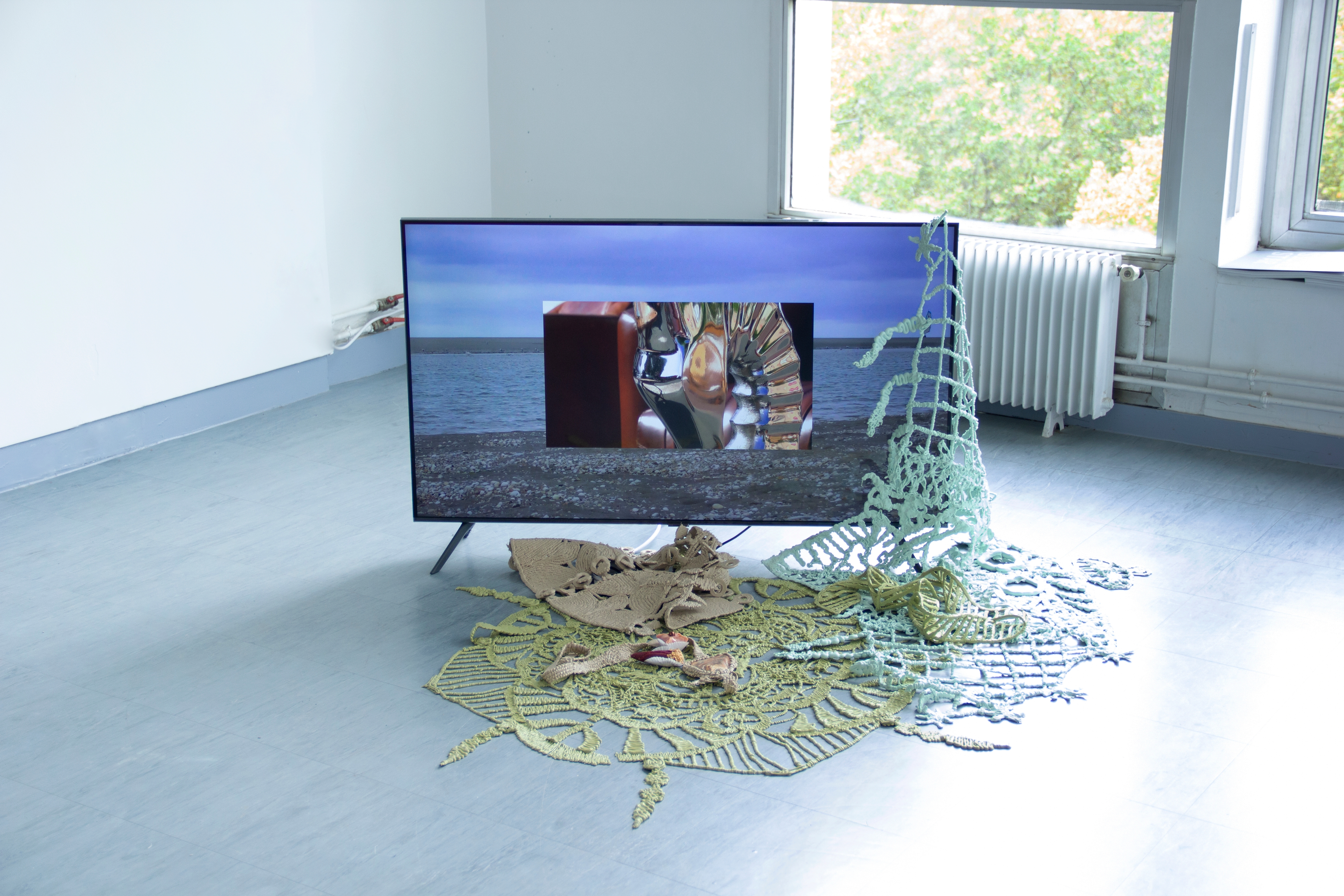 Welcome to Normandie, dimensions variable, 2022, Silicone, Video (loop)