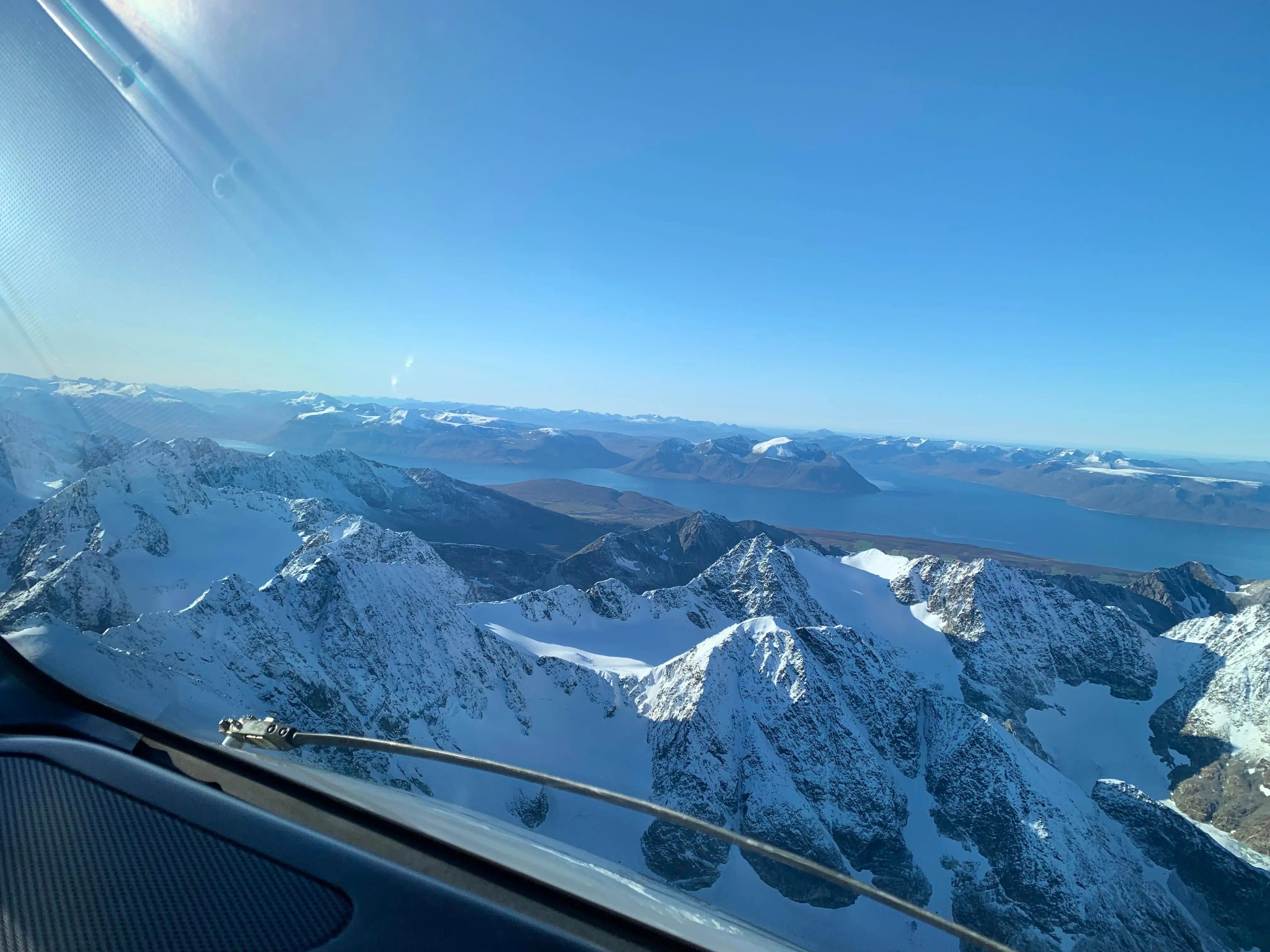 Flight over the Lyngen Alps with Widerø.