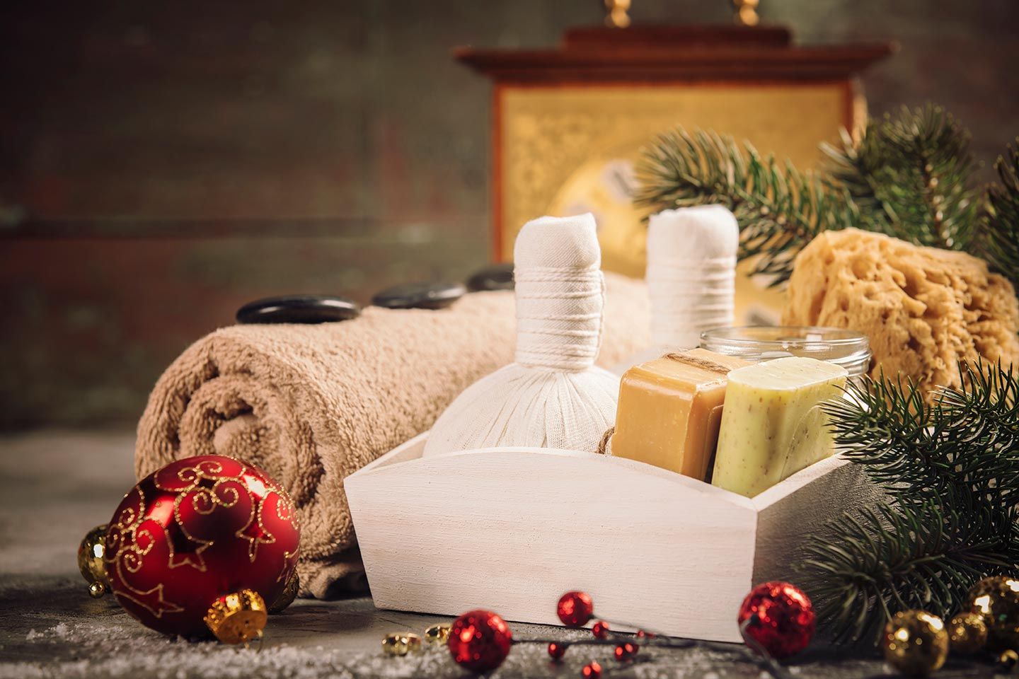 Christmas Packages 2021 at Aristocracy Salon & Day Spa in Plymouth, MA - Spa Towels & Massage Oils