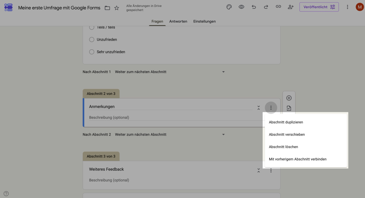 Drei-Punkte-Menü eines Abschnitts in Google Forms mit Duplizieren, Verschieben, Löschen und Mit vorherigem Abschnitt verbinden