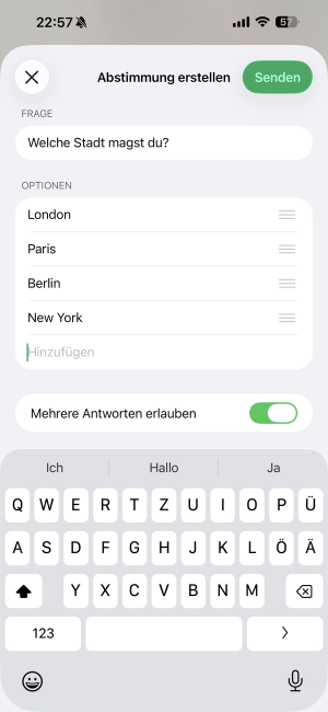 WhatsApp-Umfrage erstellen: Eingabemaske mit Frage, Antwortoptionen und den beiden Schaltern