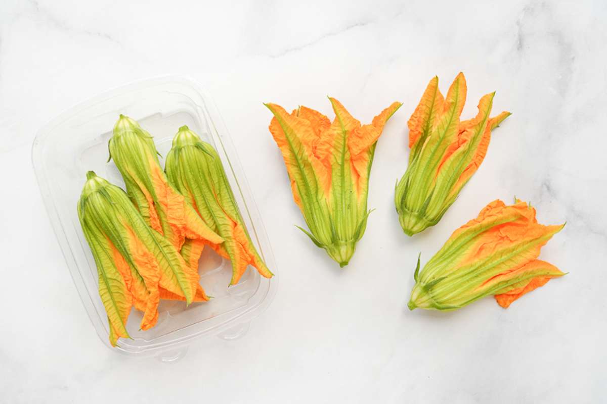 Buy Squash Blossoms For Delivery Near You Farm To People