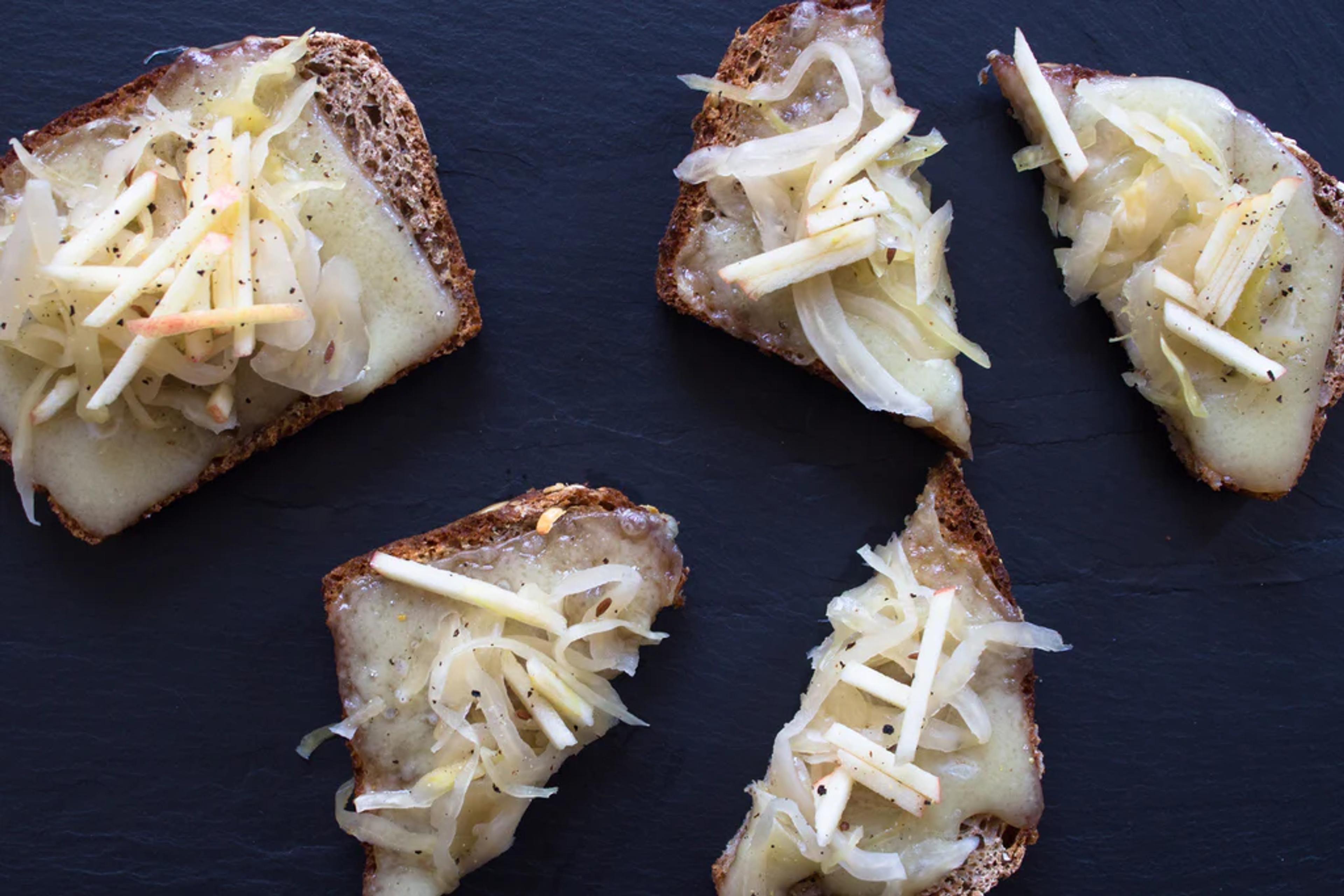 Raclette Toasts