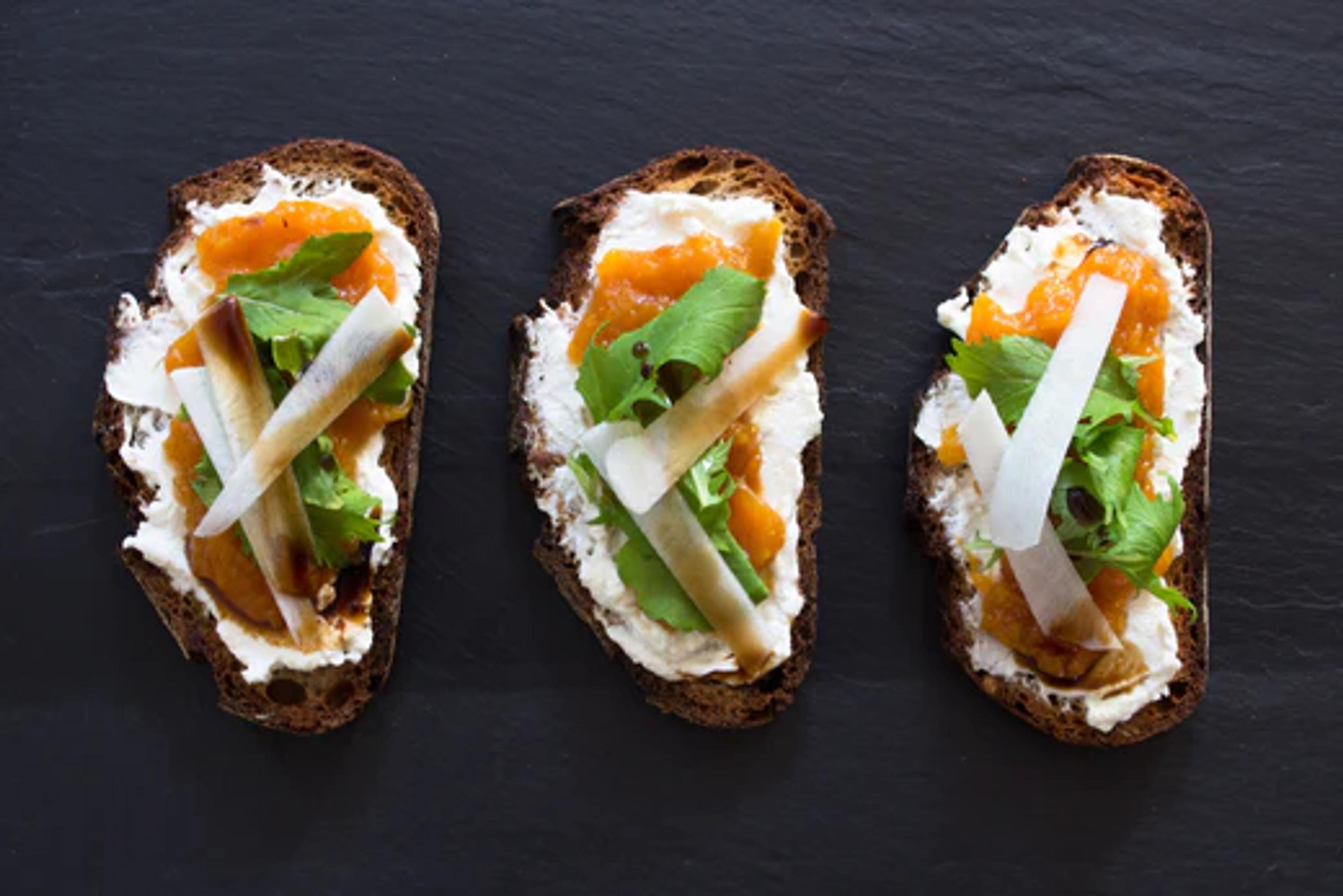 Chèvre and Medlar Toasts