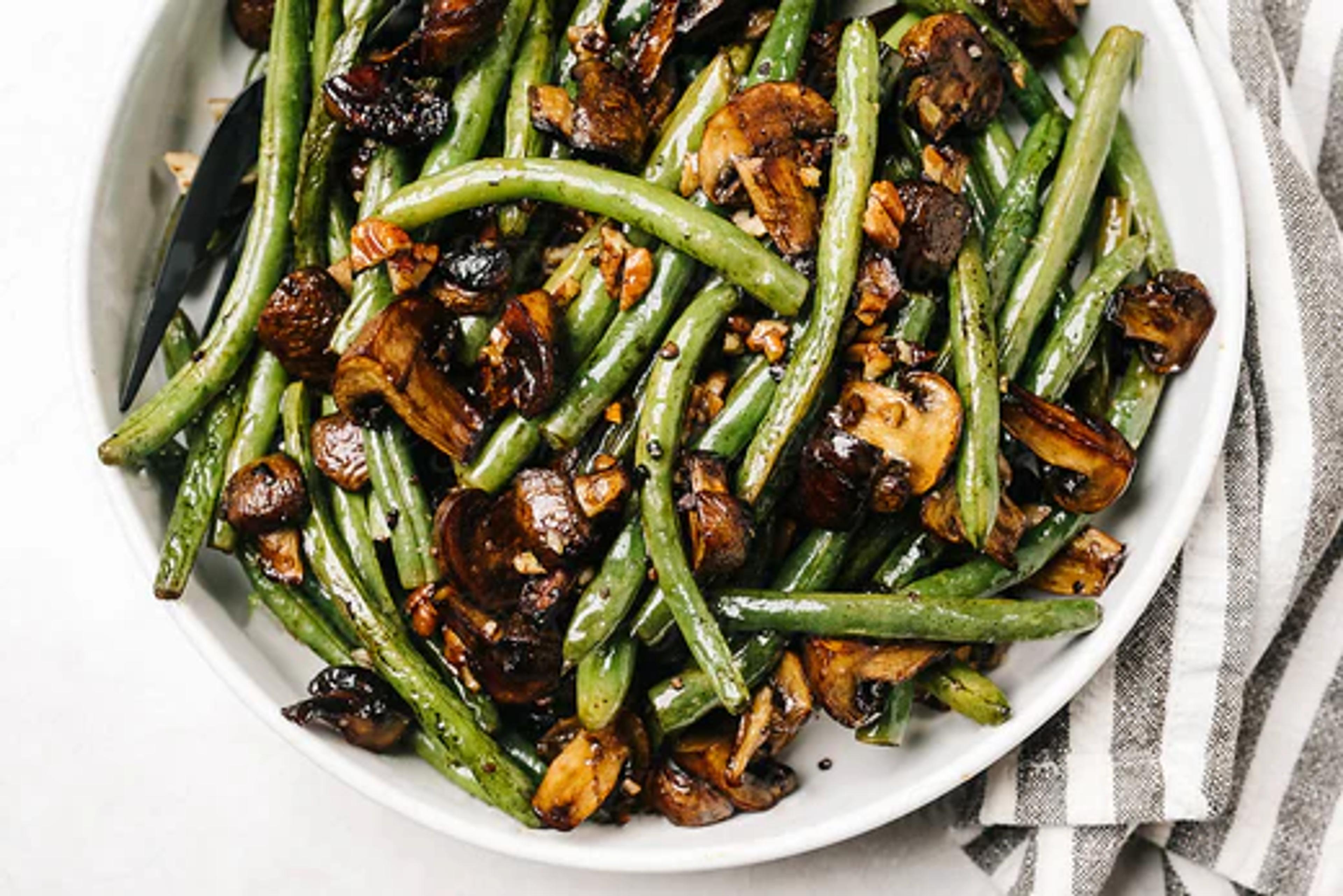 Garlicky Roasted Green Beans & Mushrooms