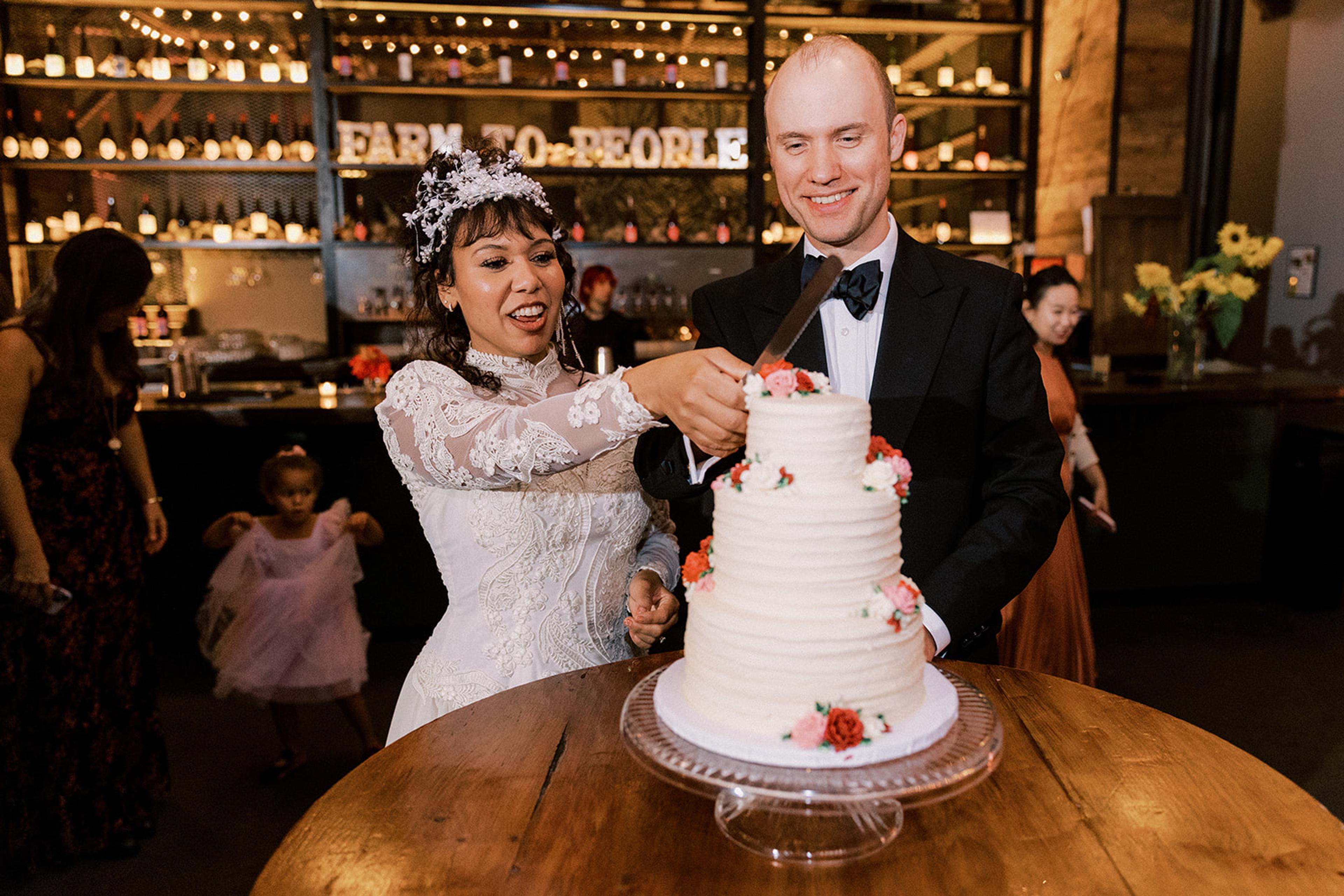 Bride and Groom cake cutting