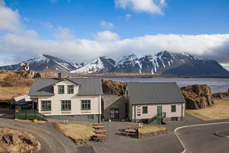The Settlement Center