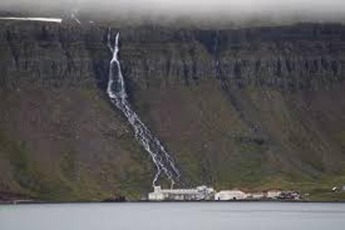 Djúpavíkurfoss in westfjords