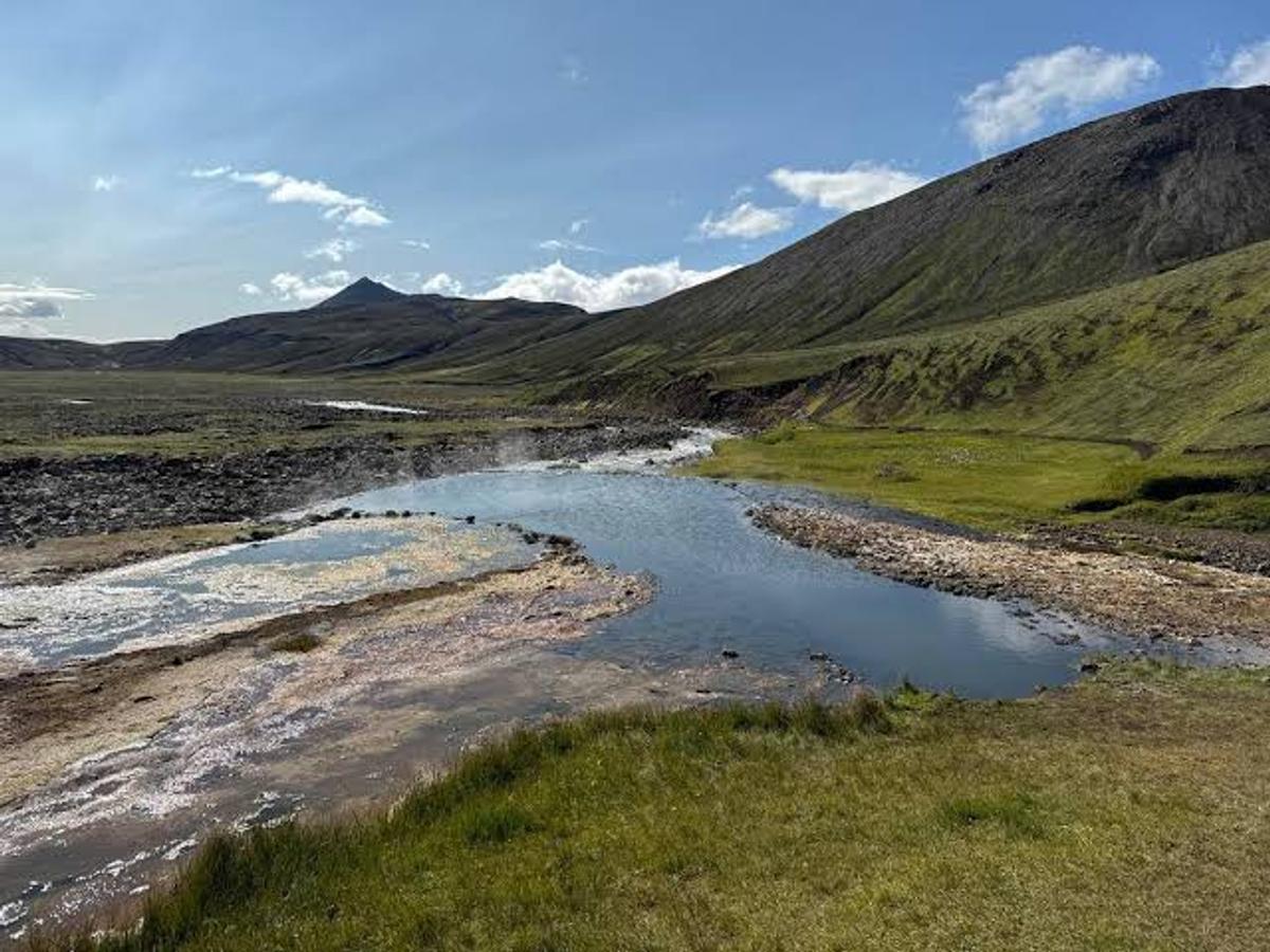 Strútslaug in South Iceland