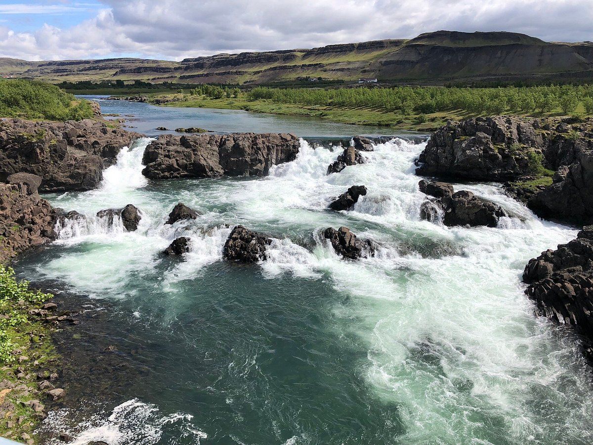 Paradísarlaut og Glanni in west-iceland — photo 1