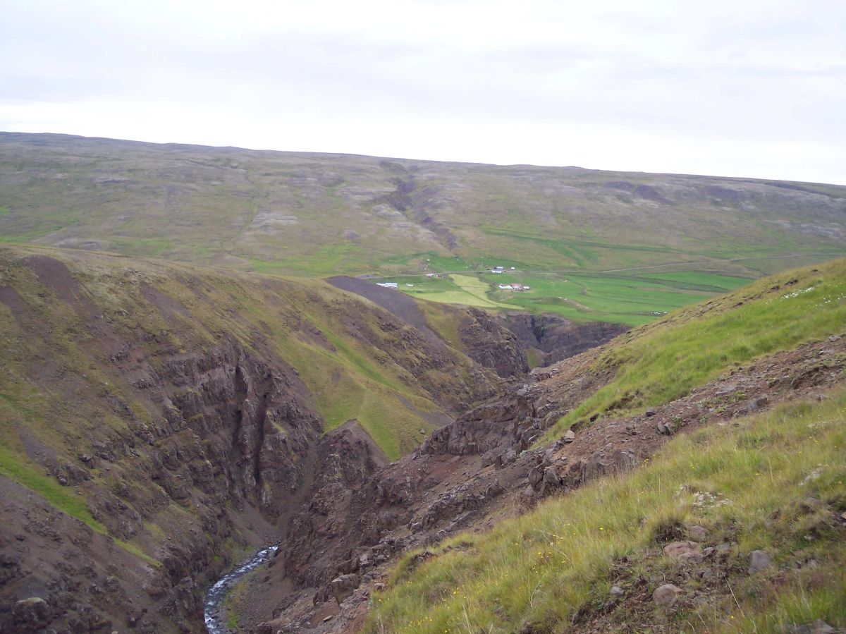 梅尔基吉尔峡谷 in north-iceland — photo 2