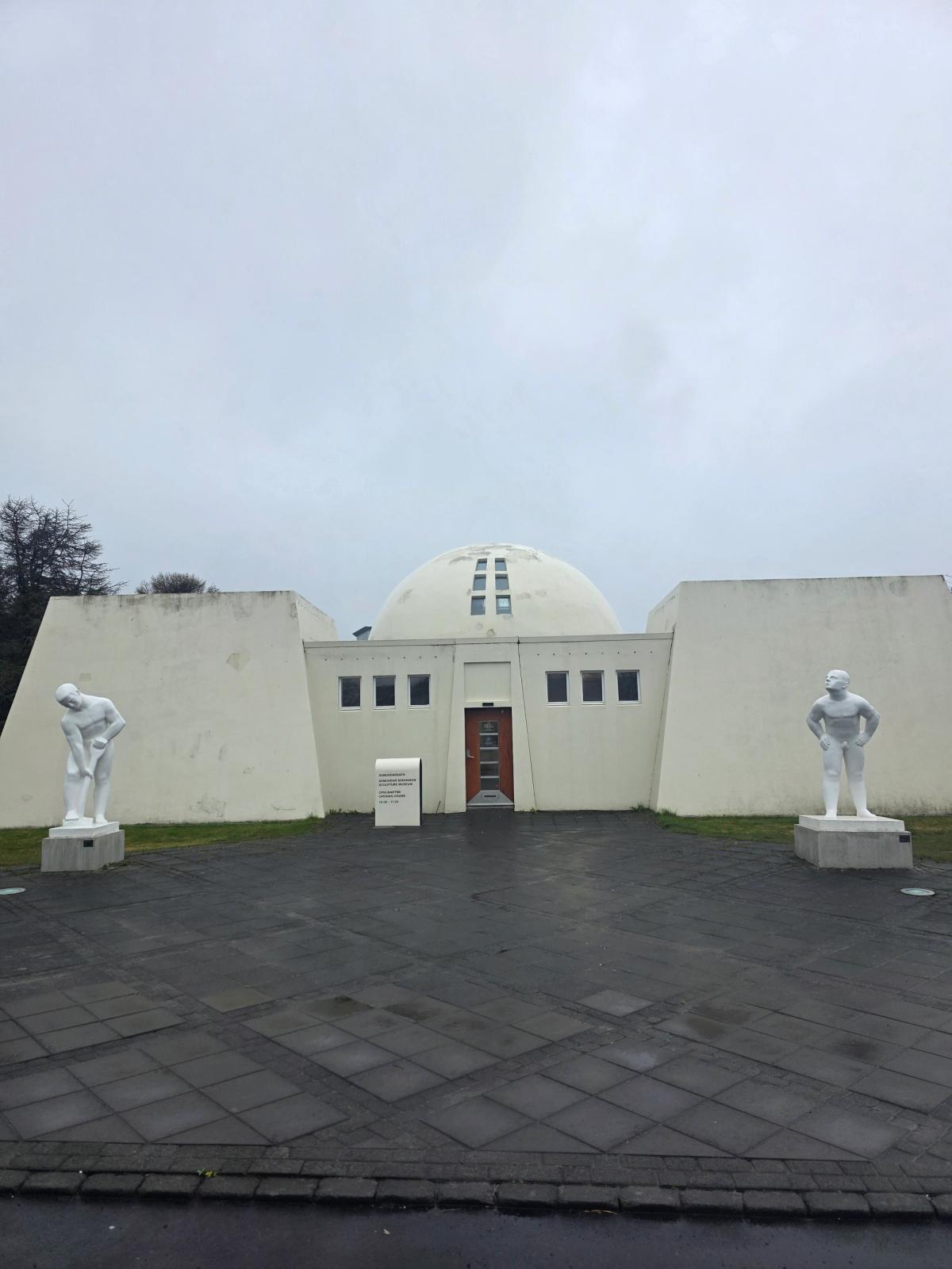 Ásmundarsafn — Ásmundur Sveinsson Sculpture Museum