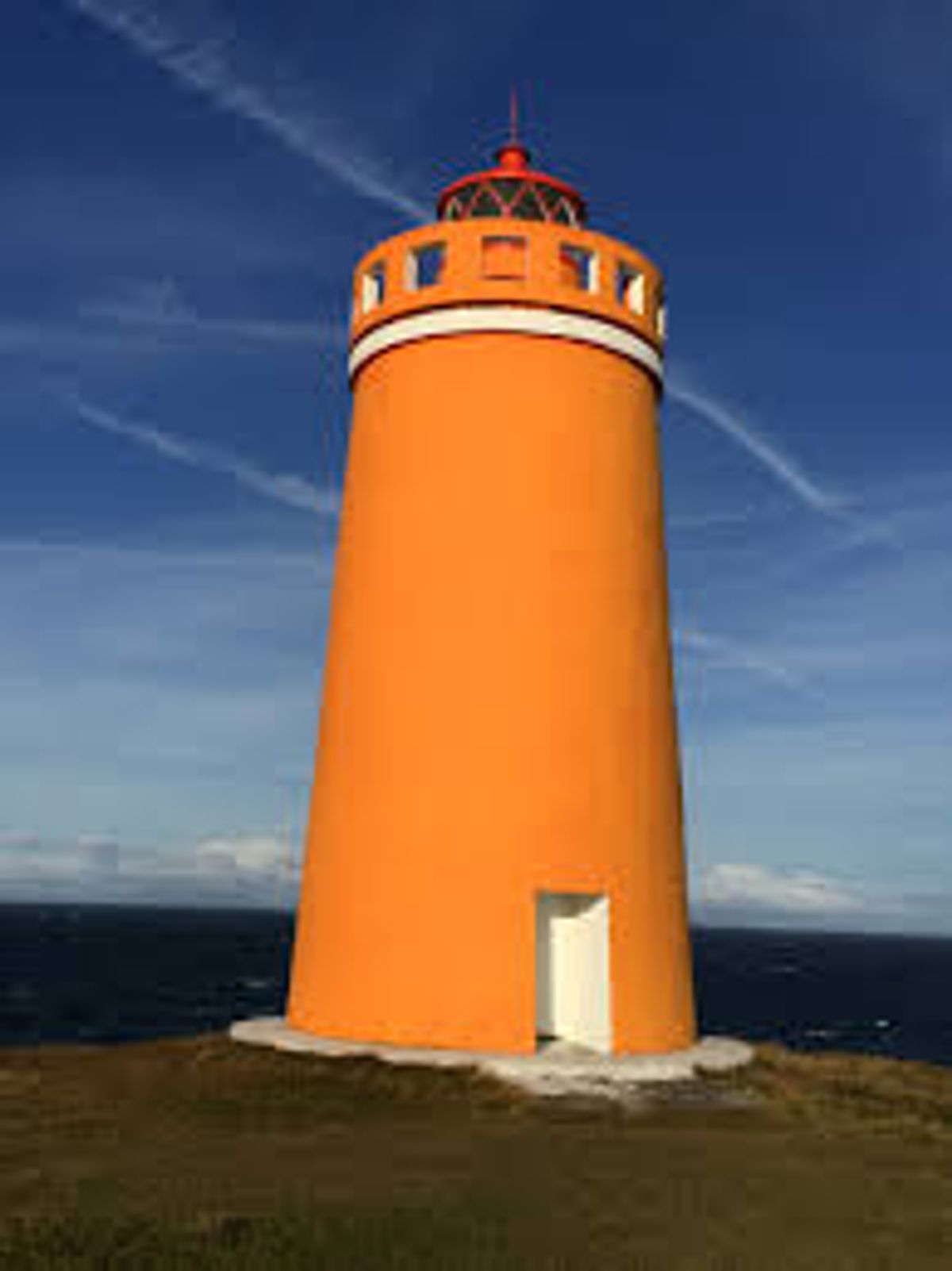 Hólmsbergsviti Lighthouse in reykjanes — photo 1