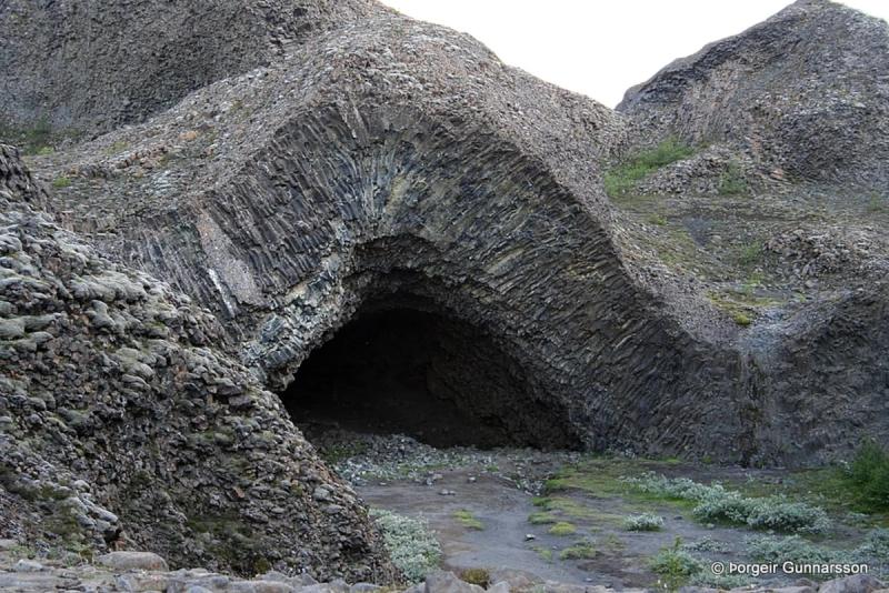Hljóðaklettar (Echo Rocks)